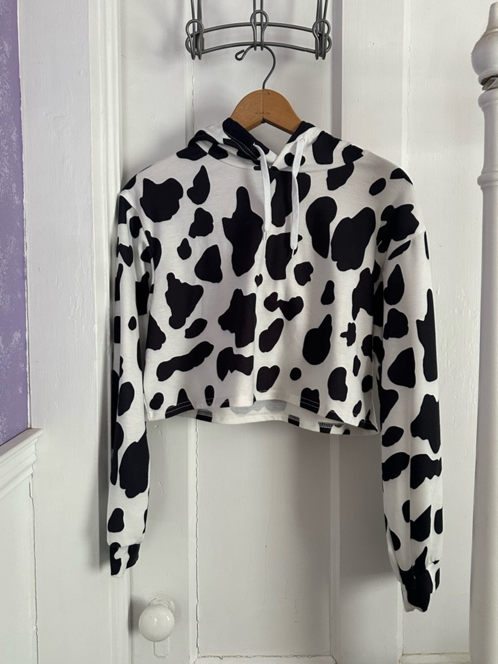 SHEIN Black and White Cow Print Cropped Hoodie